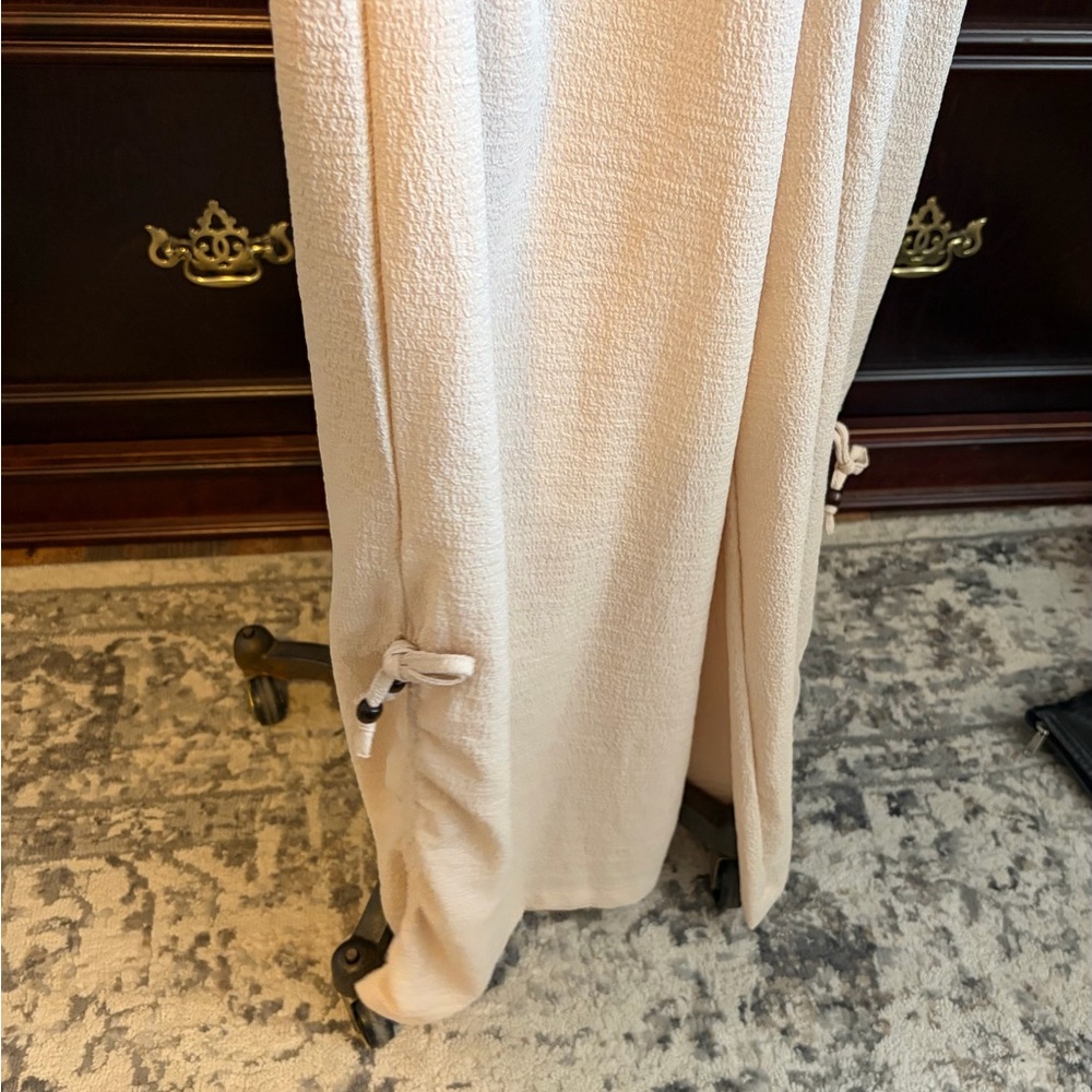 Cream Sleeveless Ruffle Romper Loose fit - Picture 7 of 9